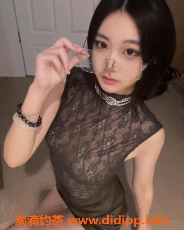 深圳楼凤资源信息,福田佩佩，身材火辣，茶费1400p起！