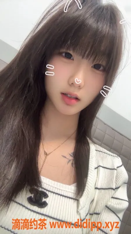 深圳楼凤-深圳龙华小萱，900元亲嘴、鸳鸯浴服务