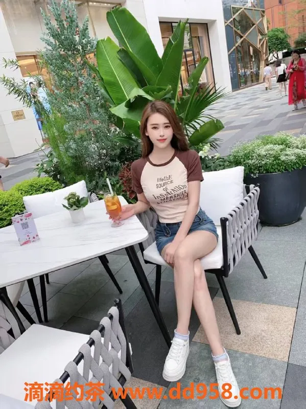 深圳楼凤-南山桐桐，25岁166D大胸，800起价！