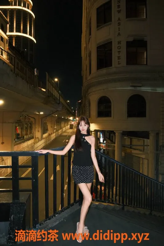 广州楼凤-海珠小雨，800元嫩妹，舌吻69服务等你体验