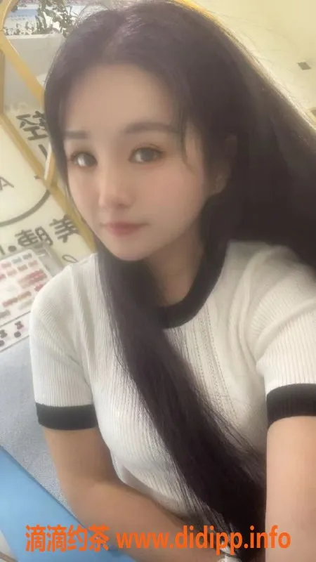 杭州楼凤-杭州兔稚，162cm/45kg，女友般温馨服务