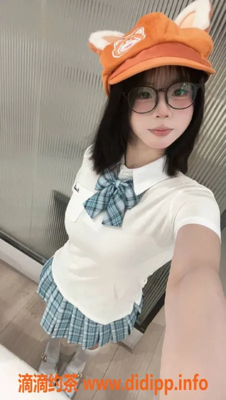 广州楼凤-天河小蓝莓，600元嫩妹外出服务