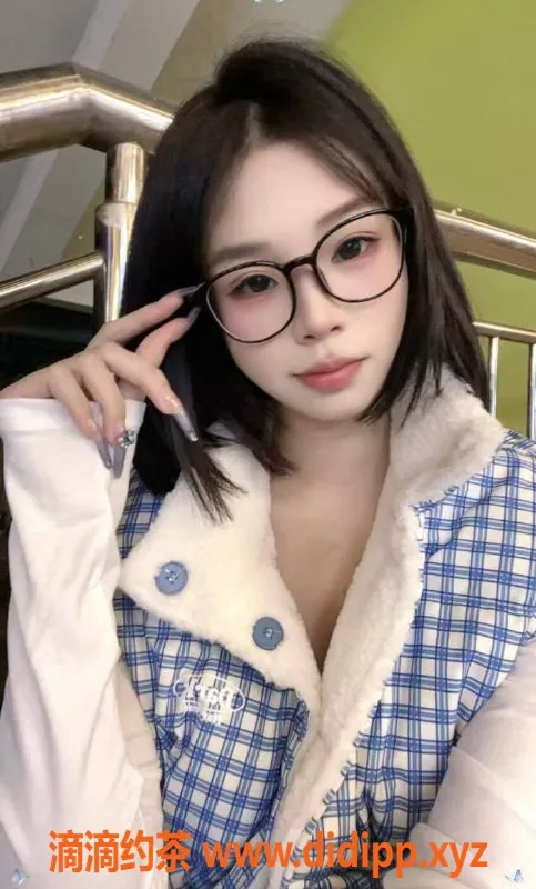 广州楼凤-天河小蓝莓，600元嫩妹外出服务