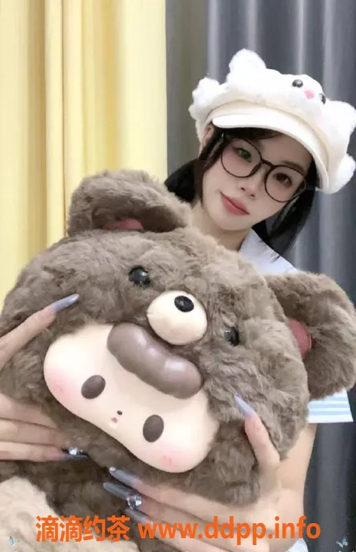 广州楼凤-天河小蓝莓，600元嫩妹外出服务