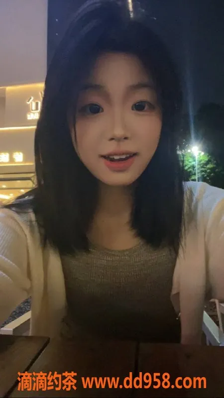 广州楼凤-南海苏苏，700元嫩妹，甜美舌吻服务