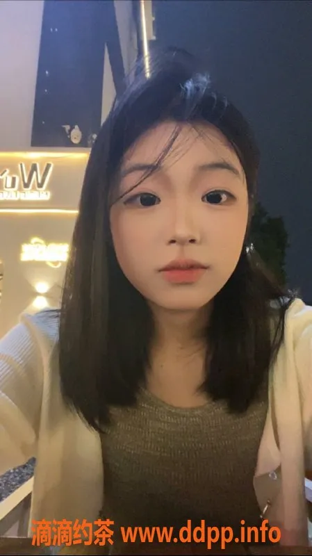 广州楼凤-南海苏苏，700元嫩妹，甜美舌吻服务