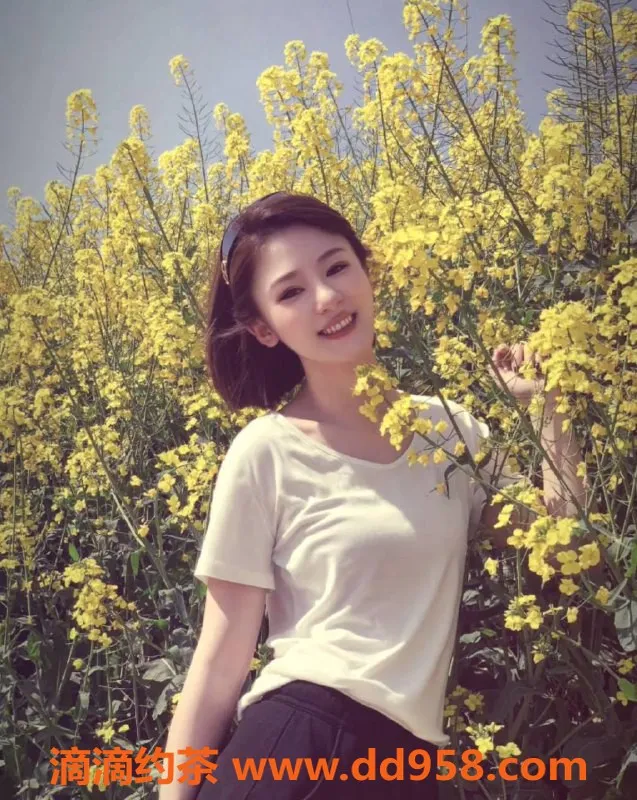 广州楼凤资源信息,佛山短发御姐雯雯，800元体验嫩妹服务