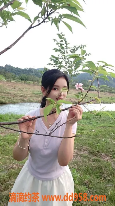 广州楼凤资源信息,白云小慧少妇，450元包时69服务