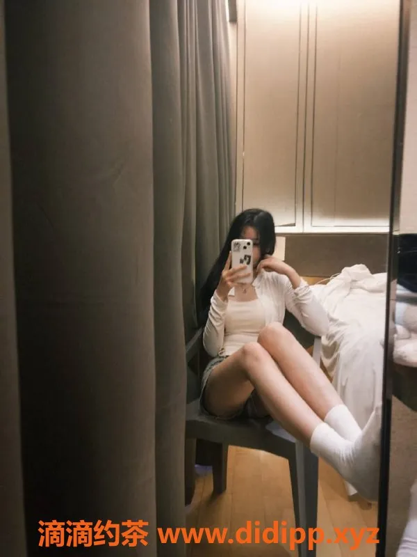 广州楼凤-天河嫩妹晨晨，700元享夜课服务