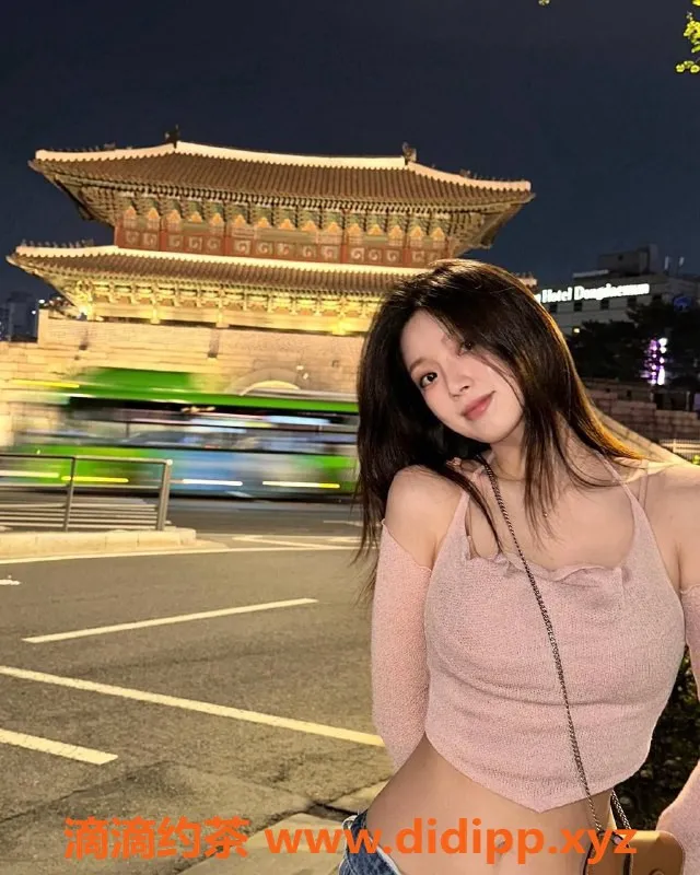 深圳楼凤-南山夏夏：23岁大胸长腿好服务