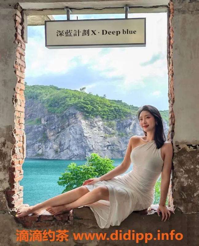 深圳楼凤-福田闪闪：27岁168cm大胸御姐，服务多样，价格实惠