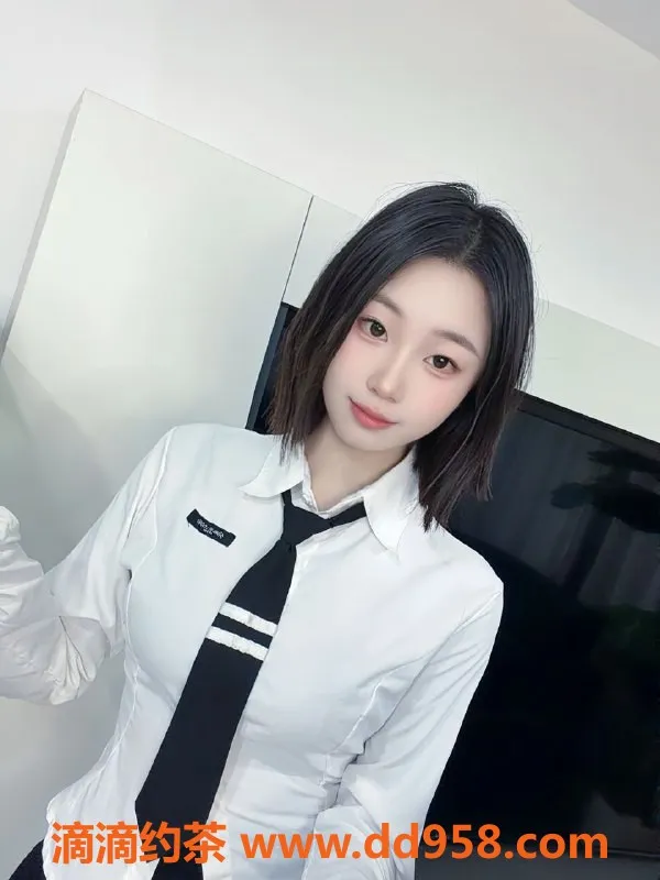 广州楼凤-番禺小七，700元视频验证美丽学妹