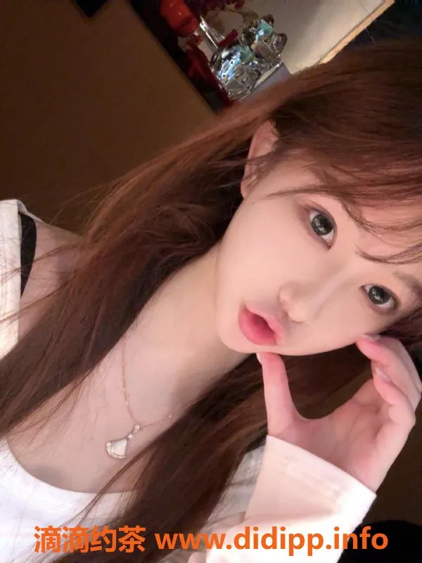 广州楼凤-天河宋妍霏，诱惑嫩妹，700元享受夜课