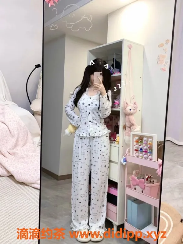 广州楼凤-天河嫩妹念念，800元包时服务，尽享69体验