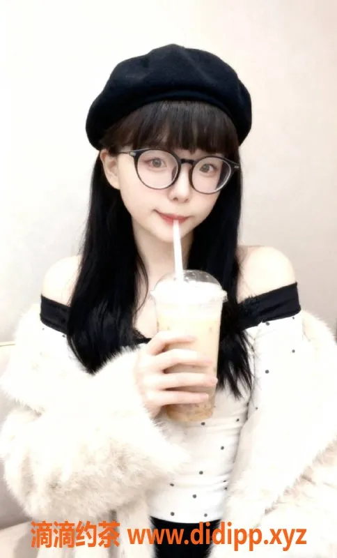 深圳楼凤-罗湖嫩妹心心，800元起，胸推深喉服务