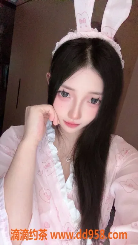 广州楼凤-天河田羽柠，700元嫩妹服务体验