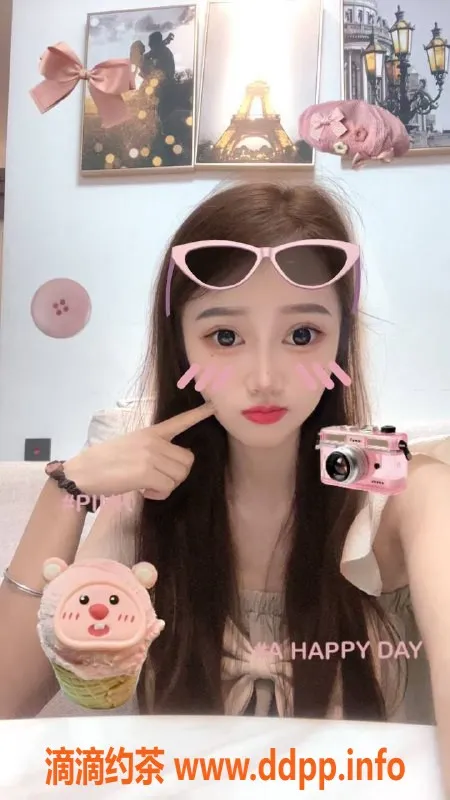 广州楼凤-黄埔小萌，800元嫩妹服务，穿制服超诱人