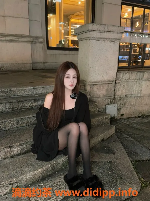 无锡楼凤资源信息,惠山区唐烟，高颜值嫩妹，长腿丝袜制服服务