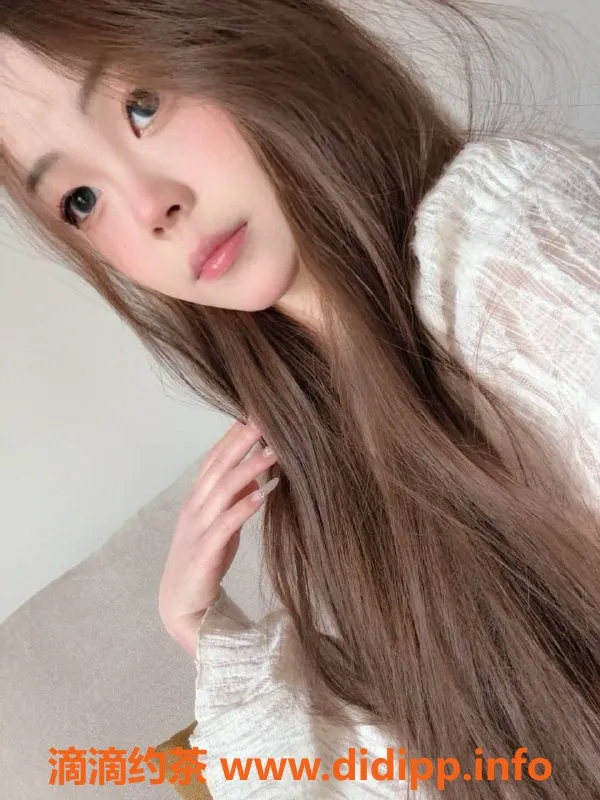 惠州楼凤-大亚湾小迁，162cm 98斤 19岁洗吹服务