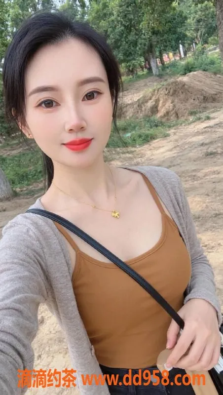 深圳楼凤-龙华丹丹，26岁，165身高，50斤，800元起！