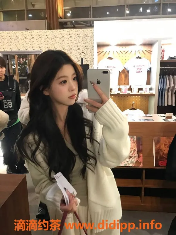 南通楼凤-极品甜妹甜甜，情绪价值拉满，162cm，B+胸围