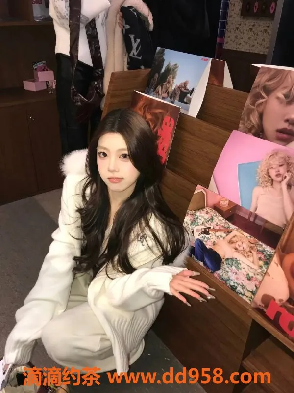 南通楼凤-极品甜妹甜甜，情绪价值拉满，162cm，B+胸围