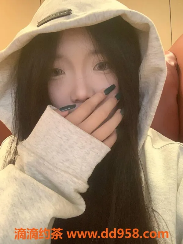 温州楼凤-瓯海邻家女孩依依，165cm 50kg C+，700元体验