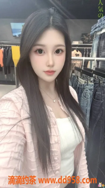 广州楼凤-白云御姐辣辣，600元享深喉与丝袜服务