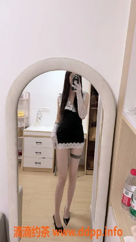 广州楼凤-白云御姐辣辣，600元享深喉与丝袜服务