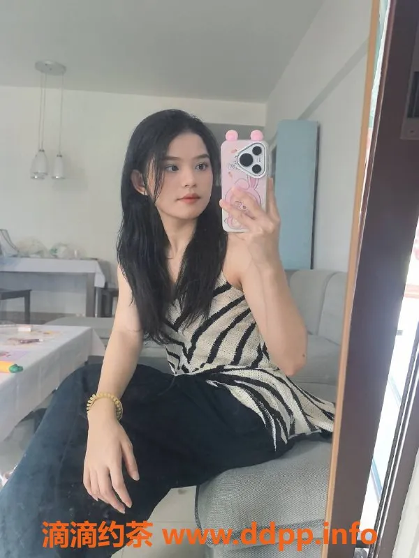 广州楼凤-海珠区19岁嫩妹小七，160cm，44斤，吸蛋蛋服务