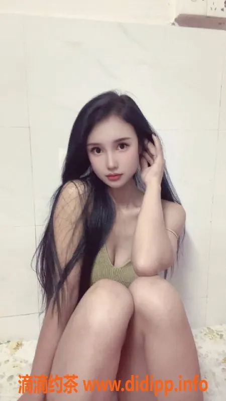 广州楼凤-天河小bb，600元的性感御姐，舌吻体验超赞！