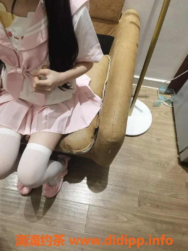 成都楼凤-成都欣小萝，16岁萝莉，900元体验