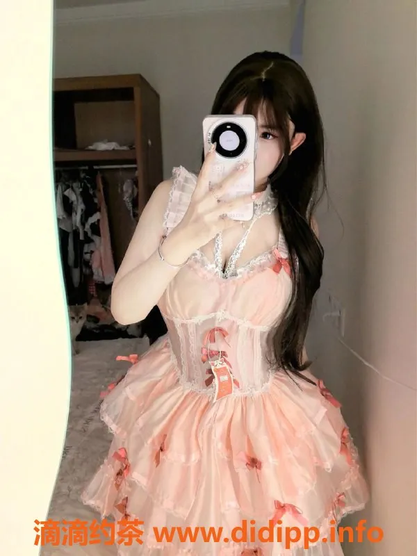 广州楼凤-天河小葡萄，颜值萝莉，2000元包你满意！