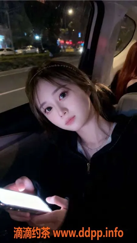 深圳楼凤-南山嫩妹伊梦，600p享受鸳鸯浴服务