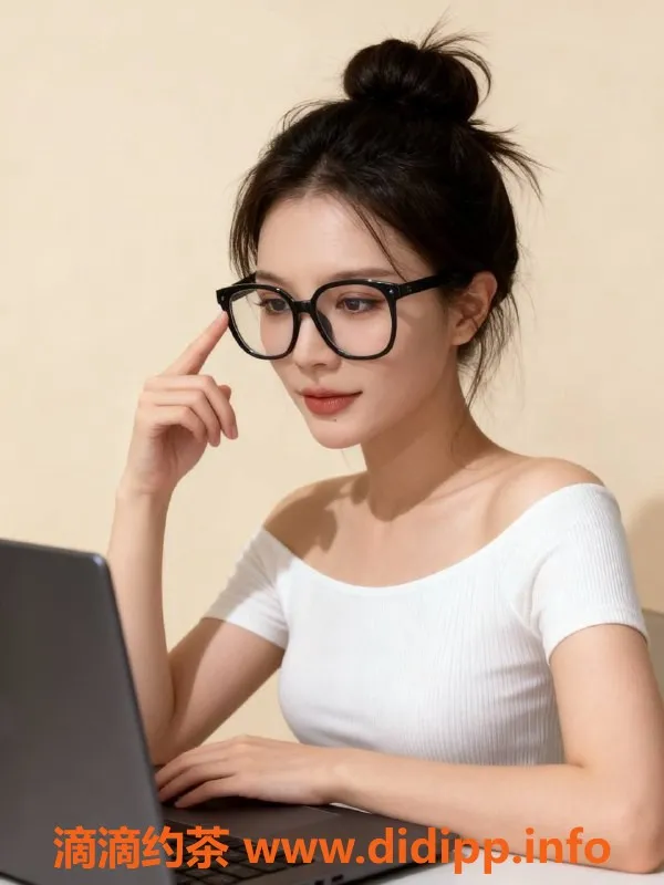 广州楼凤-天河艺名梓梓，视频验证，600元/1次