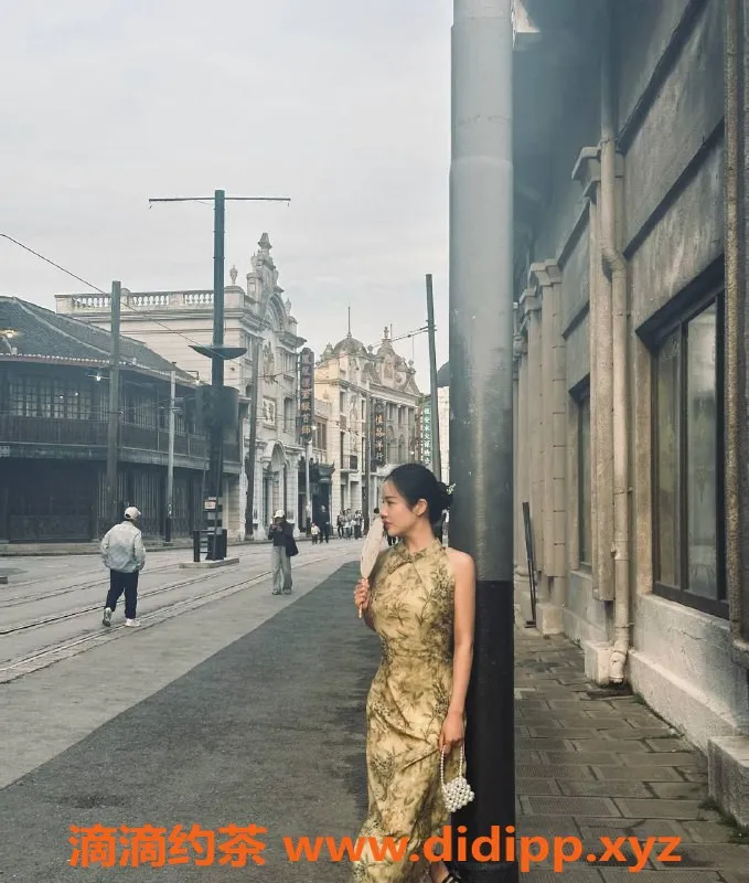 深圳楼凤-福田地区SM三通小白兔，身材诱人