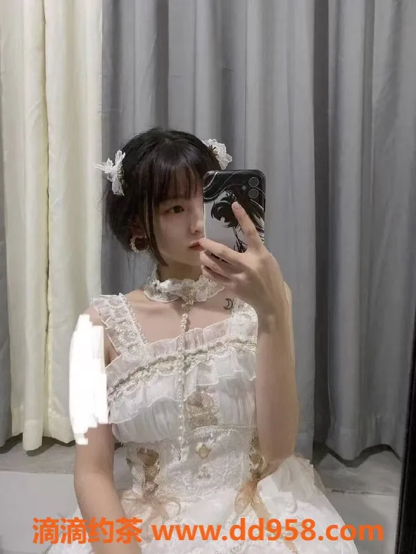 广州楼凤-顺德大良许许，价格600，令人心动的嫩妹