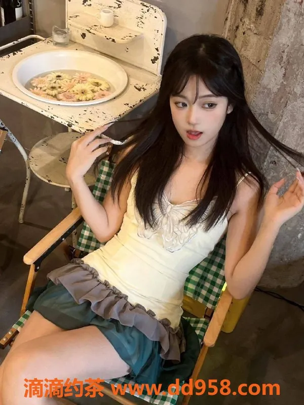 深圳楼凤-福田板砖，165cm，43kg，1800起