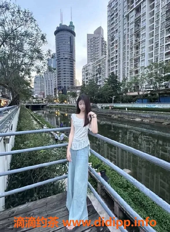 深圳楼凤-深圳龙华小小婉，900元超值嫩妹服务
