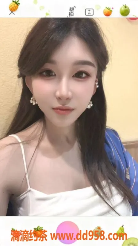 深圳楼凤-福田七七，162D 45kg，夜价3688元