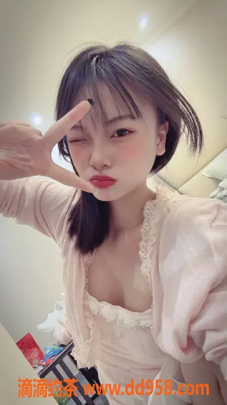 成都楼凤-成华区18岁重庆妹子，胸围B，身高160，服务极佳