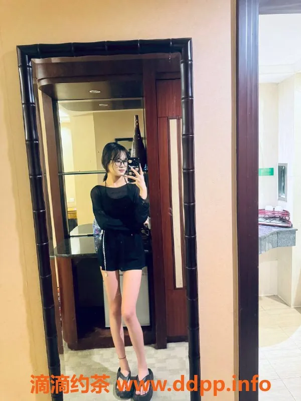 深圳楼凤-深圳龙岗依依，800元嫩妹服务，翩翩靓影等你来体验