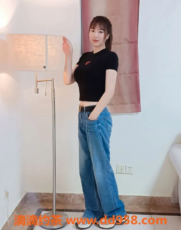 广州楼凤-海珠小乔，26岁170cm，36D艳舞前戏等你来体验