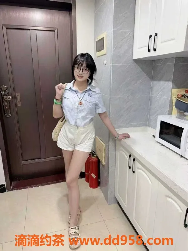 广州楼凤-天河嫩妹雪儿，超值500p服务体验