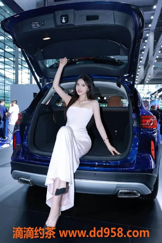 深圳楼凤-福田小鹿，176大胸，2300P起，超值享受