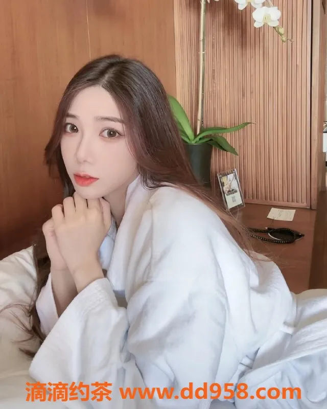 广州楼凤资源信息,天河欢欢，700元嫩妹服务，激情Kiss炙热体验