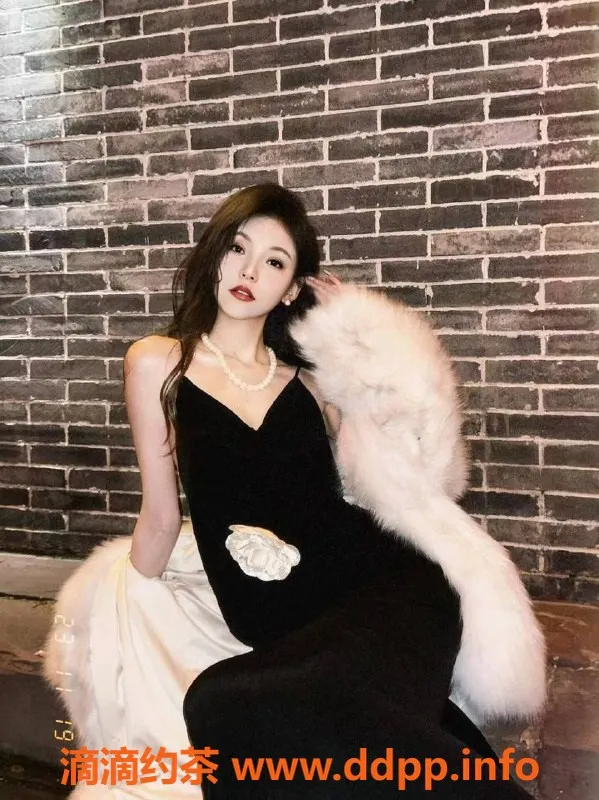 成都楼凤-武侯区星晚，少妇车6P体验，实惠好玩！