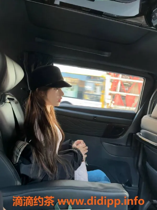 深圳楼凤-南山反差小萝莉，鸳鸯浴69服务