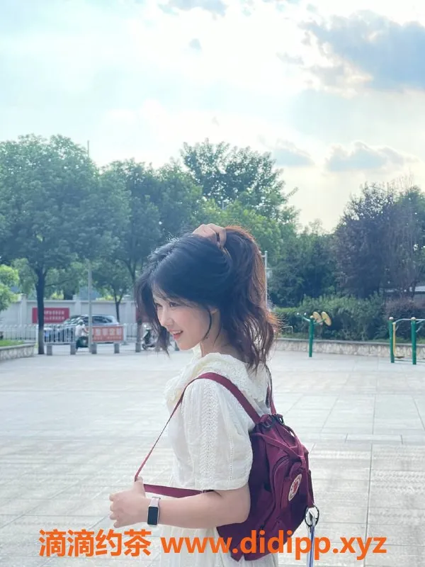 广州楼凤-越秀西瓜妹妹，700元享舌吻与69服务