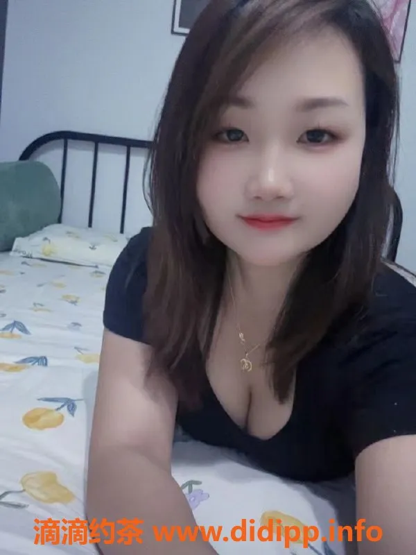 广州楼凤-天河岗顶若雪，400元私密服务，超值体验